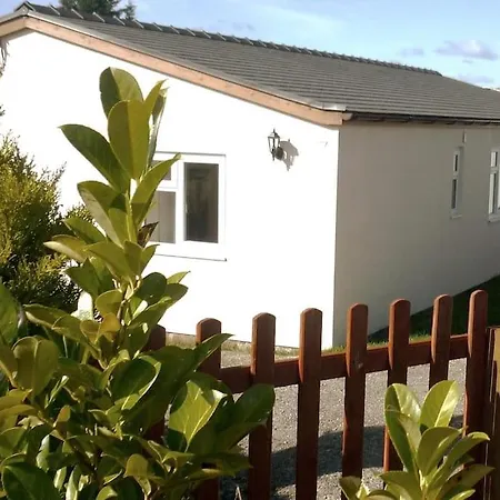 Glenview Lodge Accommodation, Monmouthshire Usk Exterior photo
